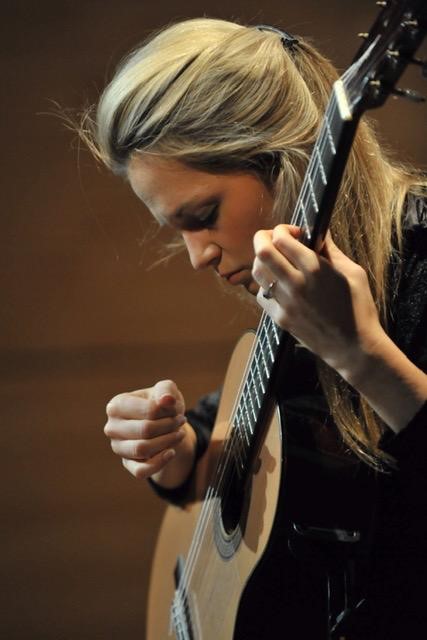 Iva Nezic-Schwob Gitarrenlehrerin in Anzing
